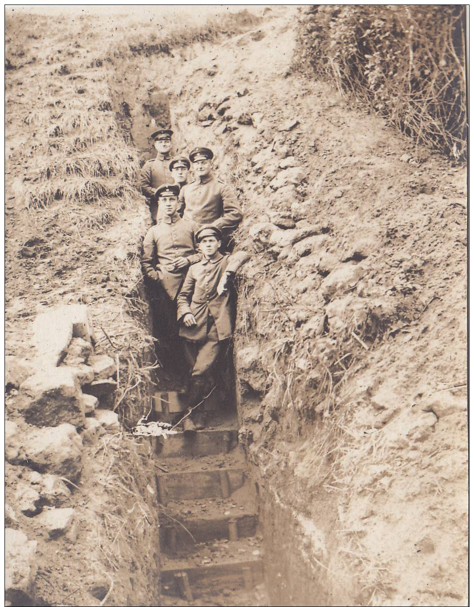 SOLDATS ALLEMANDS-IM SCHUTZENGRABEN-CARTE PHOTO - War 1914-18