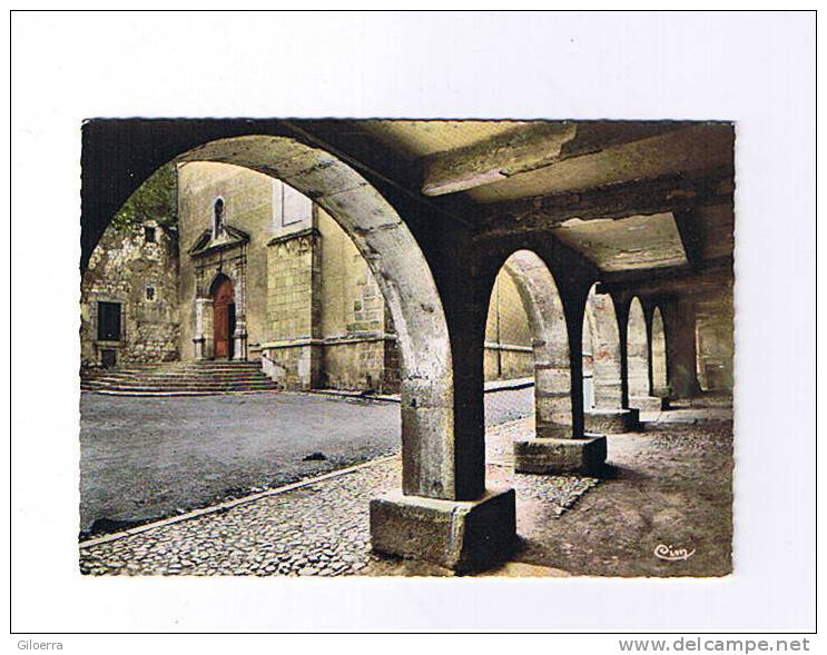 SIGEAN  (Les Arcades XVIIe ET L'entrée De L'Eglise) - Sigean