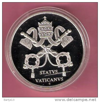 VATICAAN  MEDAL 2005 POPE BENEDICTUS XVI IN COLOUR - Altri & Non Classificati