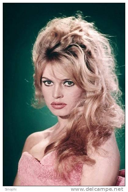 E-10zc/Bb 27^^  Actress  Brigitte Bardot , ( Postal Stationery , Articles Postaux ) - Actors