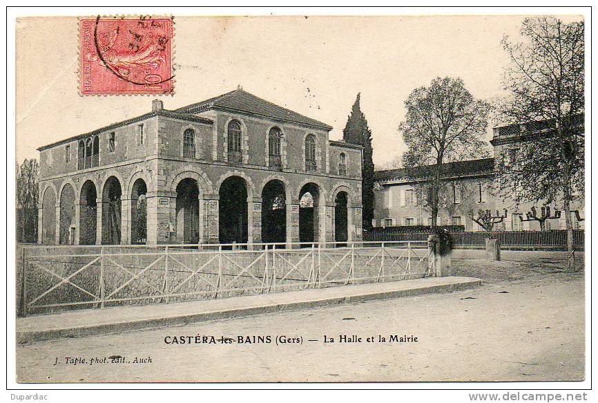 32 - Gers /  CASTERA Les BAINS  --  La Halle Et La Mairie - Castera