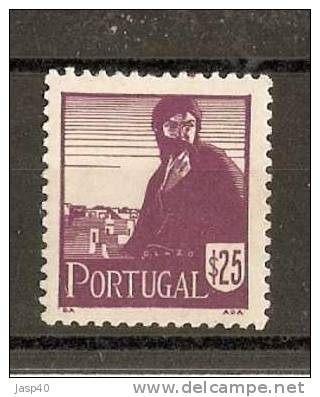 D - PORTUGAL AFINSA 611 - NOVO COM CHARNEIRA - MH - Unused Stamps