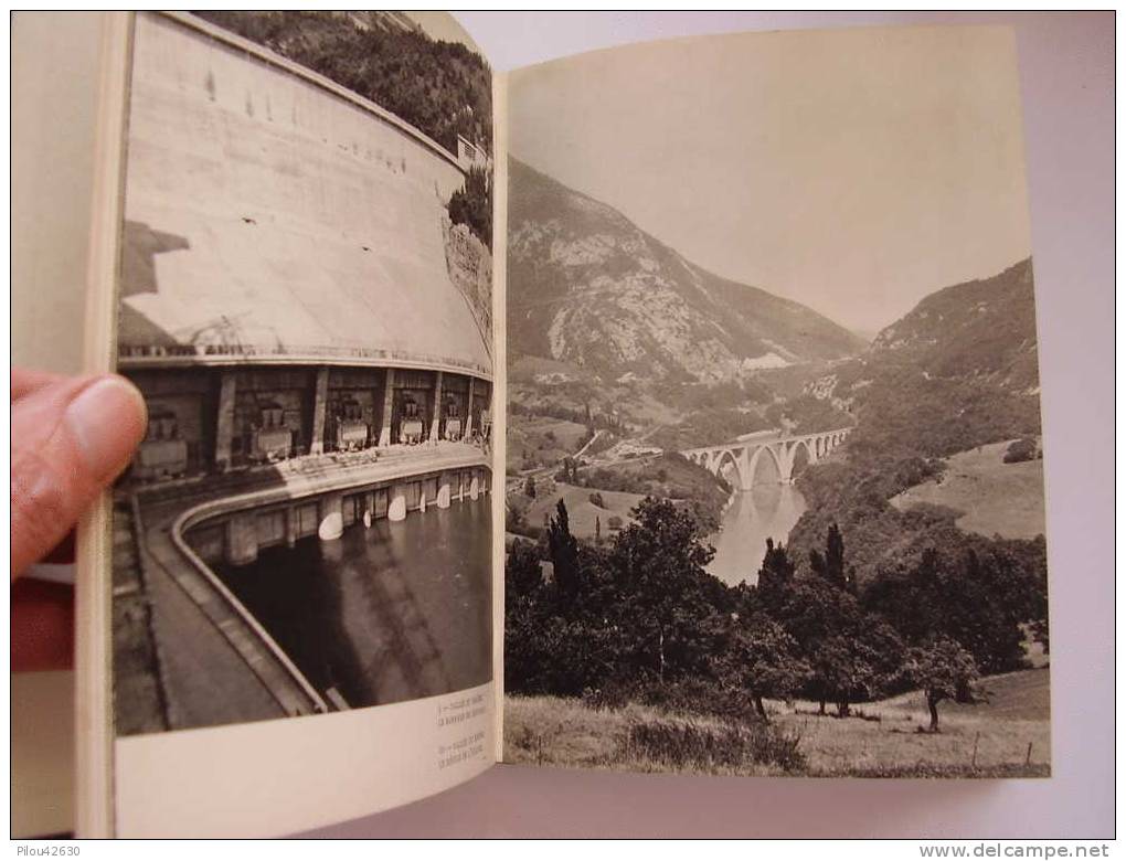 Album Des Guides Bleus : La Savoie . 1958 .  59 Photos N&b, Couleur , Une Carte - Rhône-Alpes