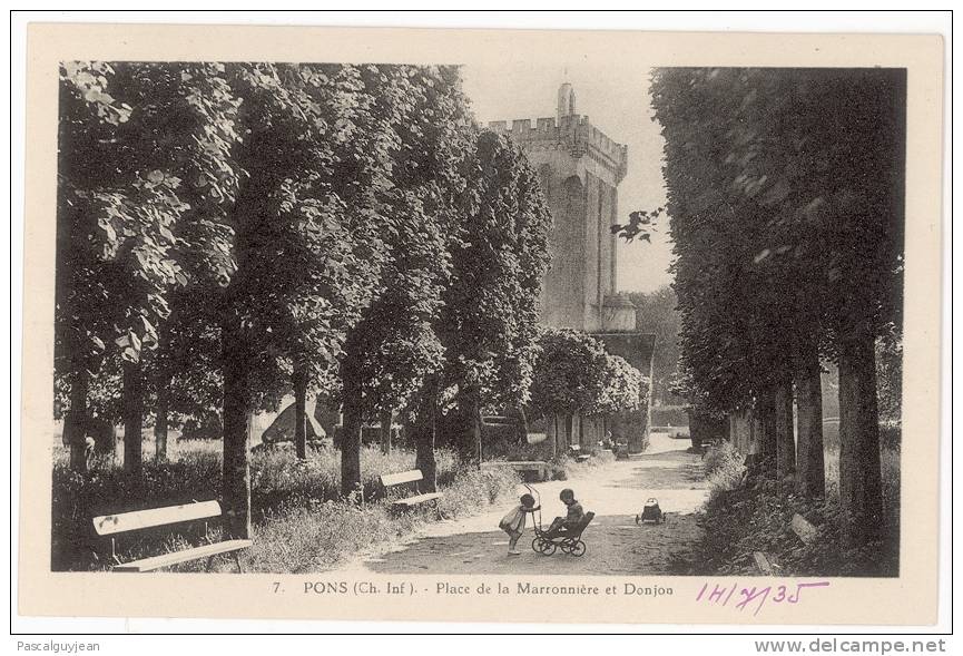 CPA PONS - PLACE DE LA MARRONIERE ET DONJON - Pons