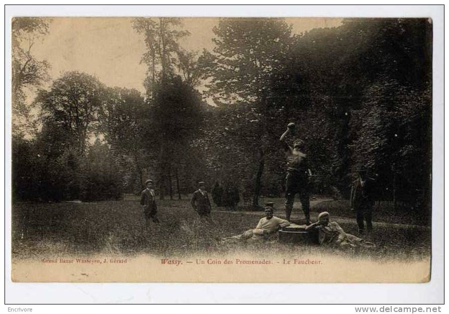 Cpa WASSY Un Coin Des Promenades Le Faucheur Hommes à La Pose Dans L'herbe - Ed Bazar Wasseyen Gérard - Wassy