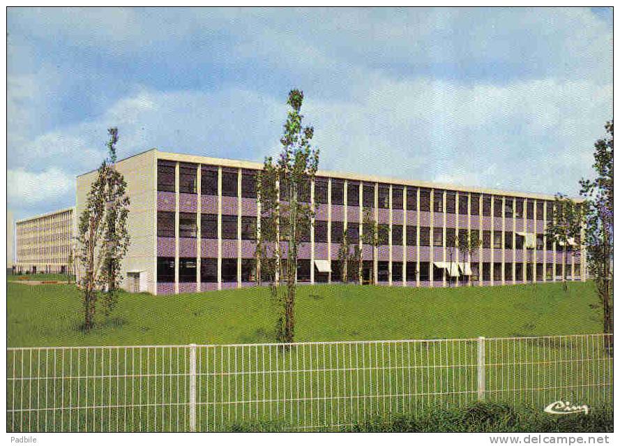 Carte Postale 91. Bretigny-sur-Orge  Le Lycée Technique D'état Trés Beau Plan - Bretigny Sur Orge