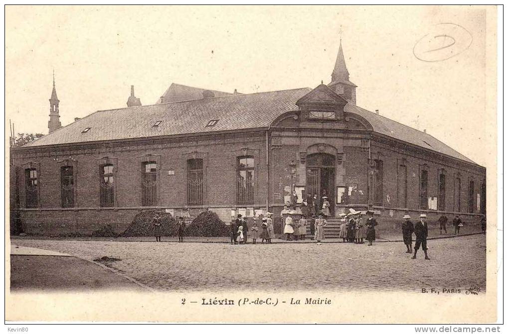 62 LIEVIN La Mairie Cpa Animée - Lievin