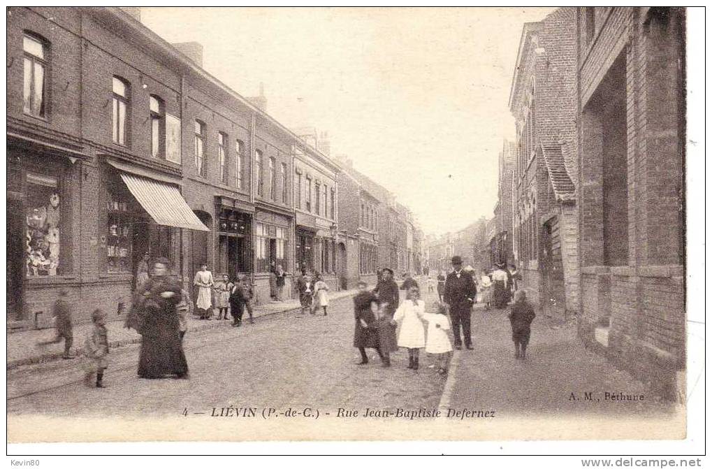 62 LIEVIN Rue Jean Baptiste Defernez Cpa Animée - Lievin