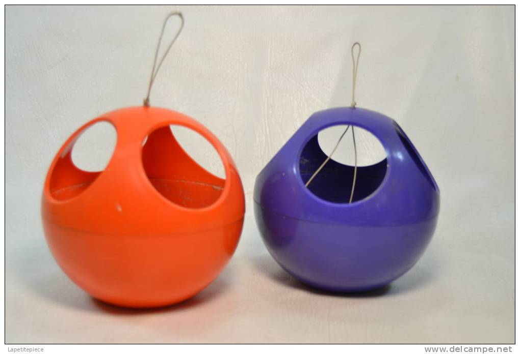 2 Suspensions Boule En Plastique Orange Et Bleu, Deco Design Années 1960 - 1970. W-E-V 56 WUPPERTAL 22  POSTFACH 244 - Altri & Non Classificati