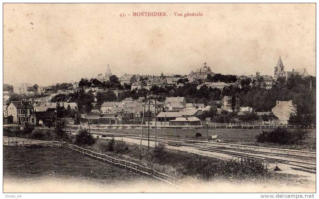 CPA MONTDIDIER 80 - Vue Générale - Montdidier