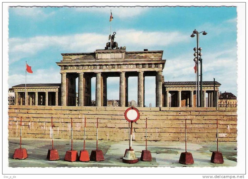 Deutschland - Berlin - Brandenburger Tor Nach 13. August 1961 - Mauer - The Wall - Grenze - Mur De Berlin