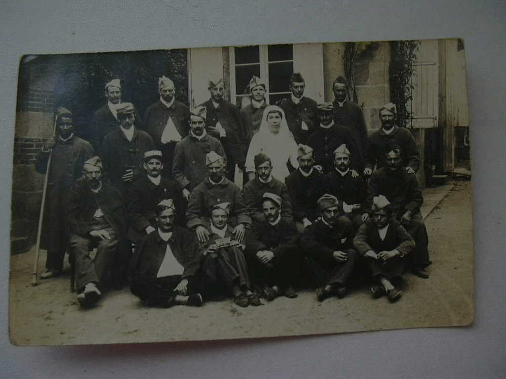 Photo Carte Soldats Groupe Hopital104 - Guerra 1914-18