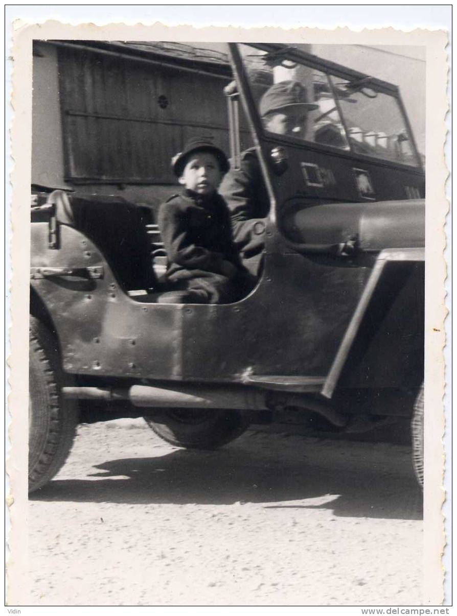 Photo Jeep Et Enfant - Automobili