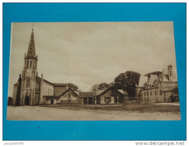 79) L´absie - N° 5754 - L´eglise Et Le Chateau - Année  - EDIT - Beauchamp - L'Absie