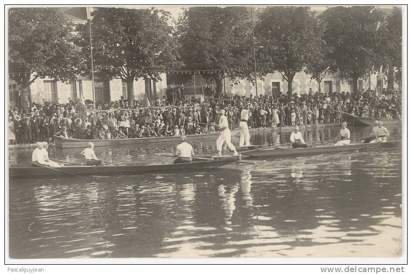 CARTE PHOTO AVIRON NON LEGENDEE - JOUTES ? - Aviron