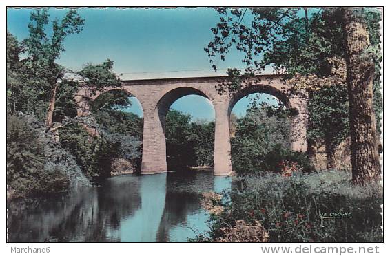 85 MONTAIGU.LE VIADUC  Editeur La Cigogne - Montaigu