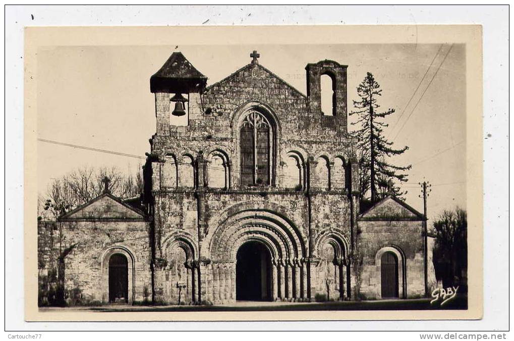 K15 - PONS - église Saint-Vivien - Façade Romane - Pons