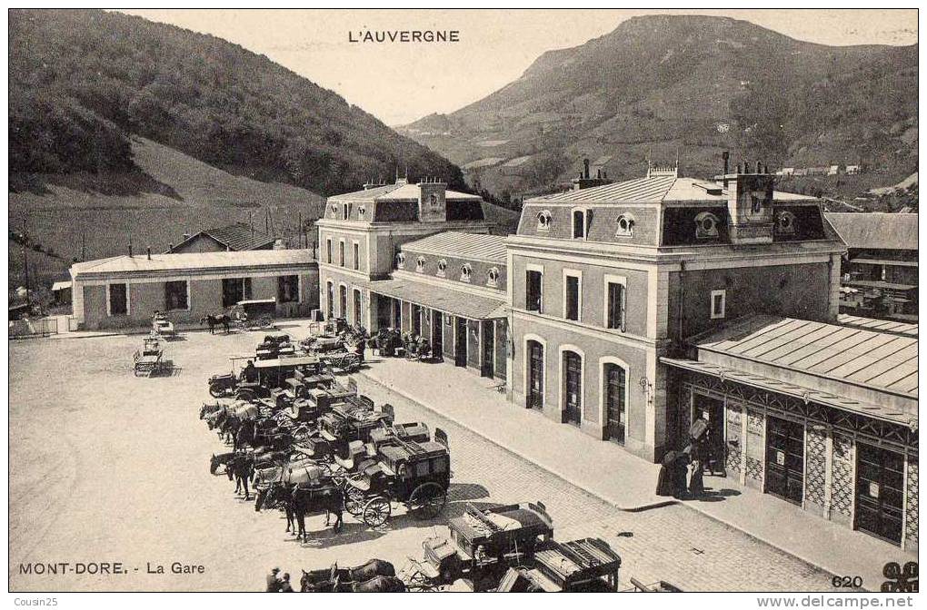 63 MONT DORE - La Gare - Nomnreux Attelages De Chevaux - Le Mont Dore