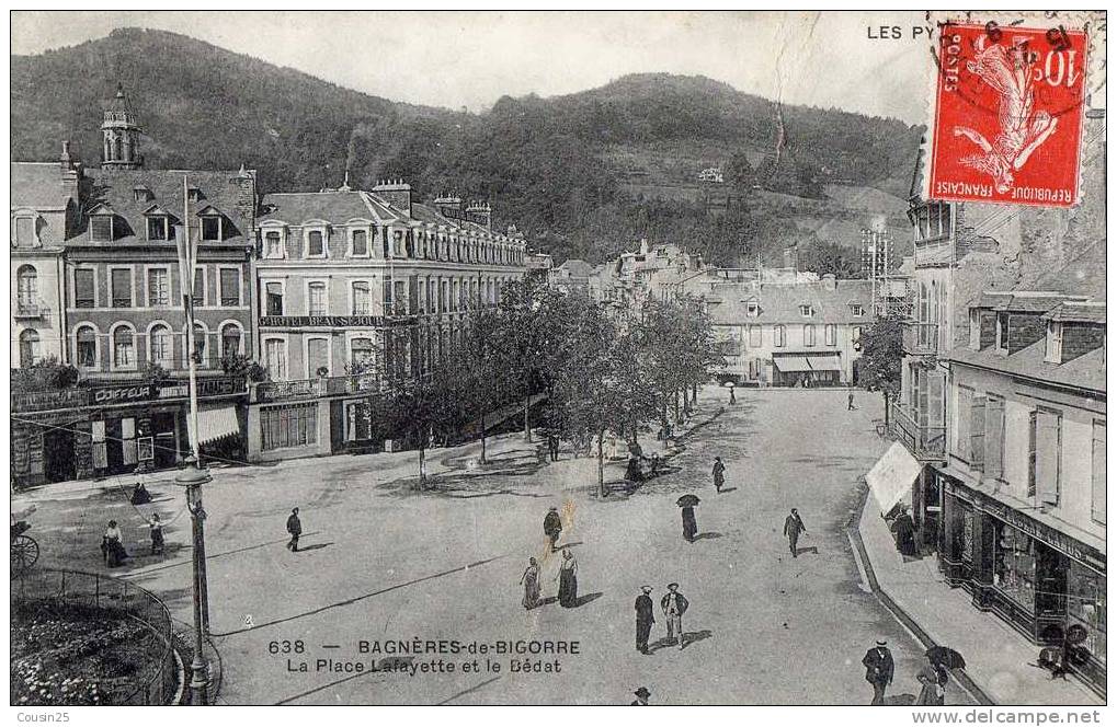 65 BAGNERES DE BIGORRE - La Place Lafayette Et Le Bédat - Bagneres De Bigorre