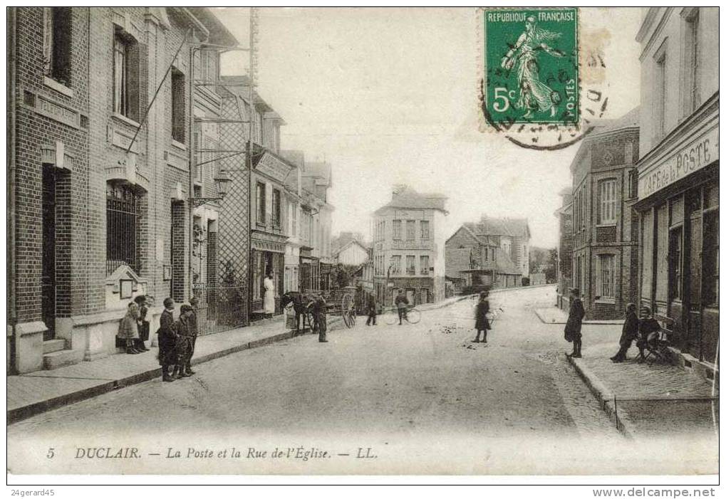 CPA DUCLAIR (Seine Maritime) - La Poste Et La Rue De L´église - Duclair