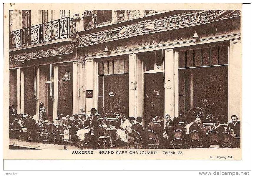 GRAND CAFE CHAUCUARD A AUXERRE ANIME. REF 7177 - Winkels