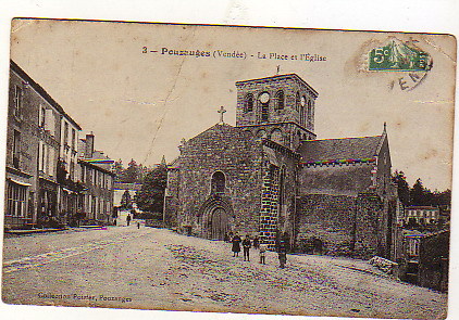 Pouzauges : La Place Et L'église - Pouzauges