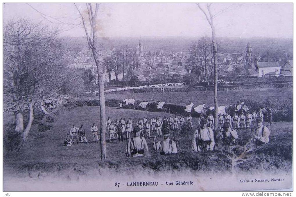 LANDERNEAU  - Vue Générale   ***   Très Animée Par Des Militaires En Manoeuvre - Landerneau