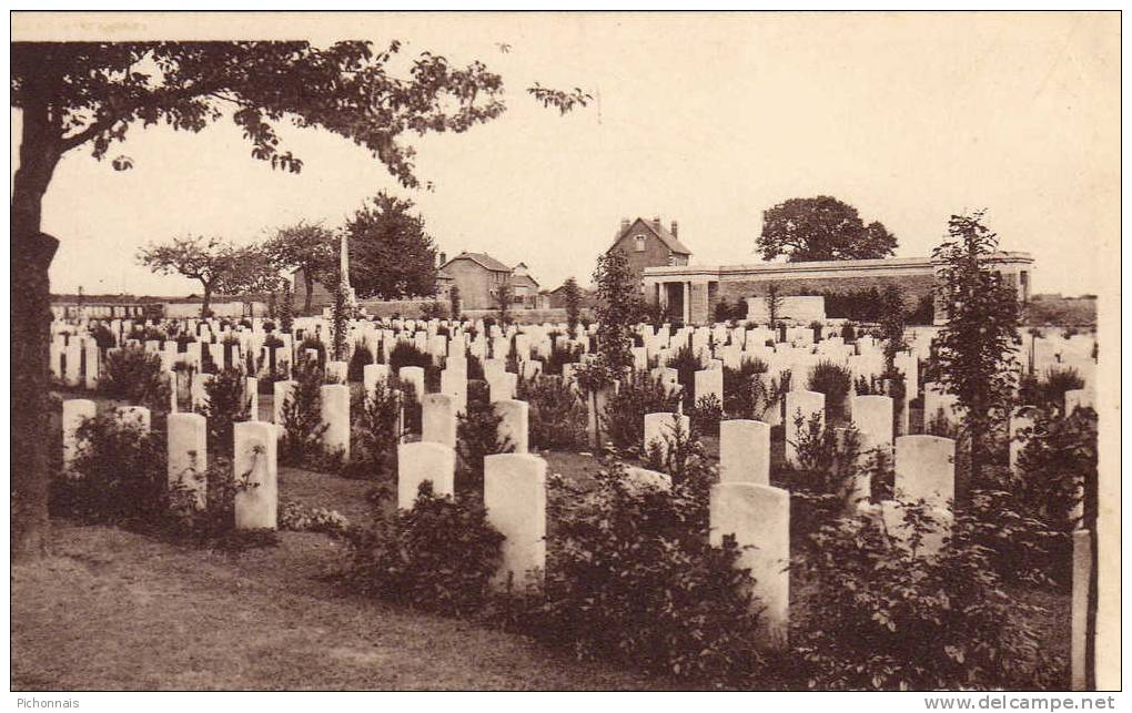 02 CHAUNY  Cimetière Anglais  1914 1918 English Soldiers  Cemetery - Chauny