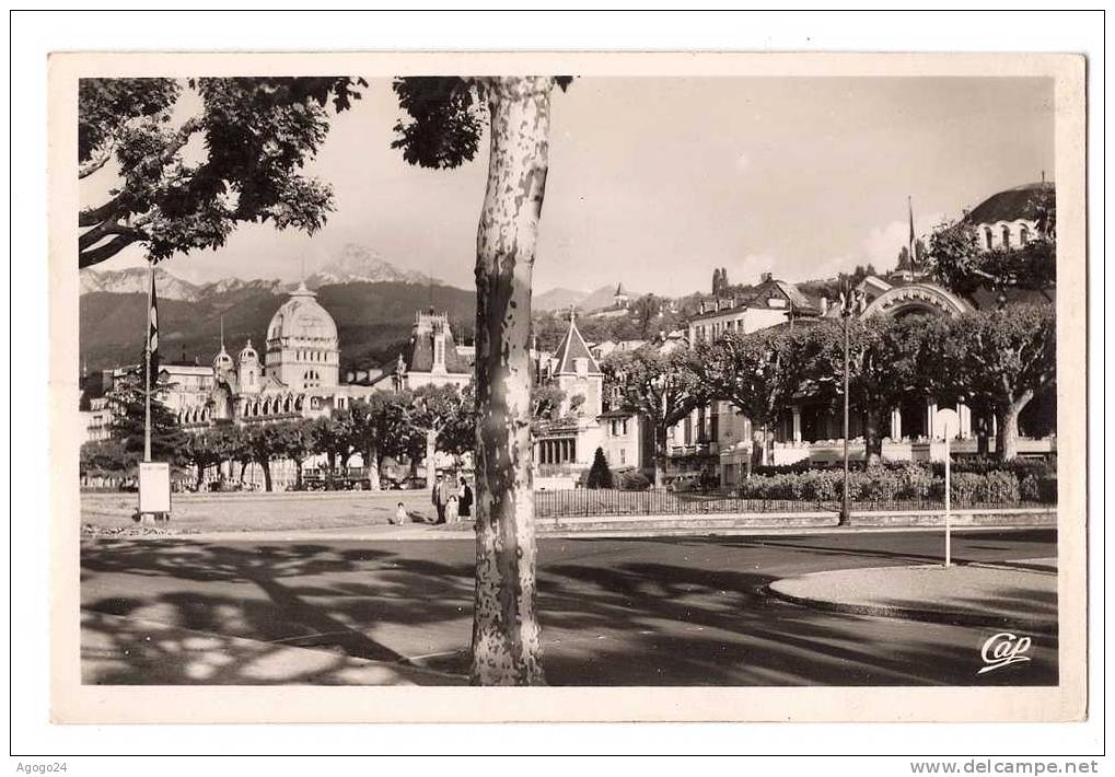 CPA 74  EVIAN LES BAINS Vue Vers Le Casino  1952  Réal Cap - Evian-les-Bains