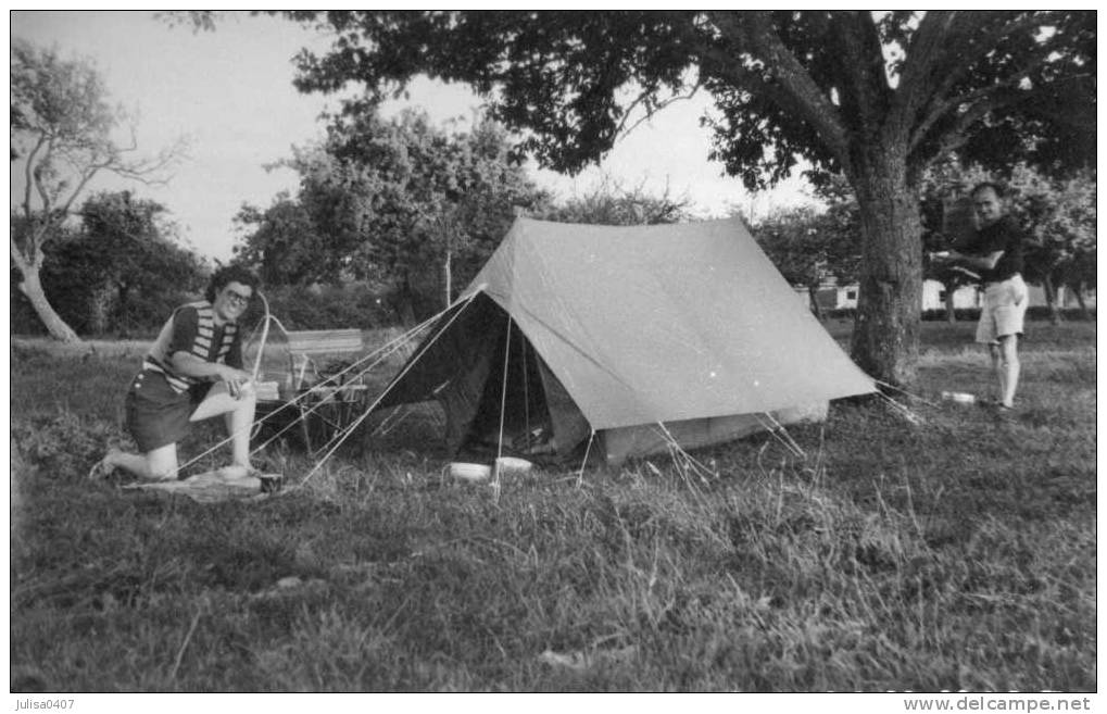 SAINT VAAST LA HOUGUE (50) Photographie Campeurs Superbe Plan - Saint Vaast La Hougue