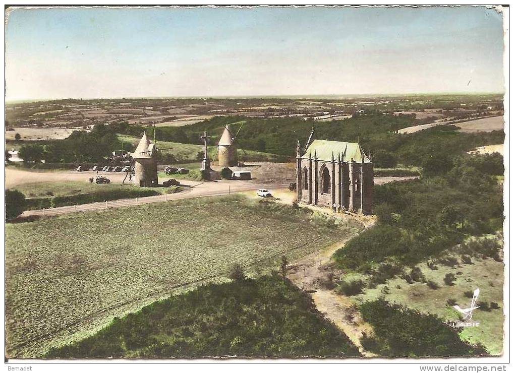 LES HERBIERS .. SUR LE MONT DES ALOUETTES .. LES MOULINS ET LA CHAPELLE - Les Herbiers