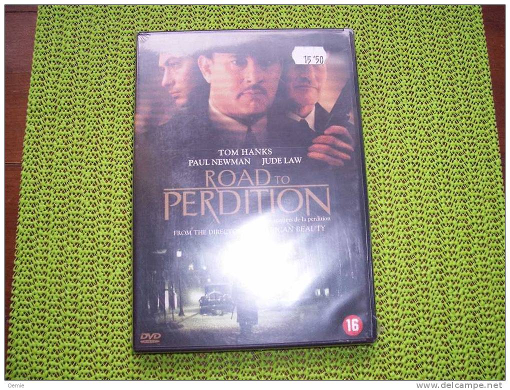 ROAD TO PERDITION   LES SENTIERS DE LA PERDITION  AVEC TOM HANKS ° PAUL NEWMAN ET JUDE LAW - Crime