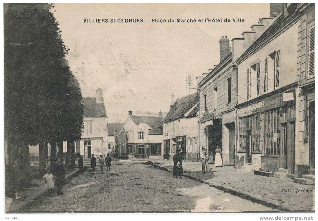 VILLIERS SAINT GEORGES - Place Du Marché Et L´hôtel De Ville - Villiers Saint Georges