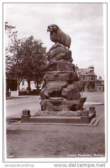 MOFFAT - Colvin Fountain - REAL PHOTO - Dumfriesshire - Dumfrieth & Galloway -SCOTLAND - Dumfriesshire