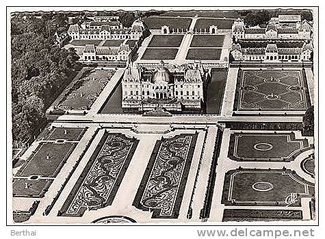 CPM 77 VAUX LE VICOMTE - Le Chateau - Vue Aerienne - Vaux Le Vicomte