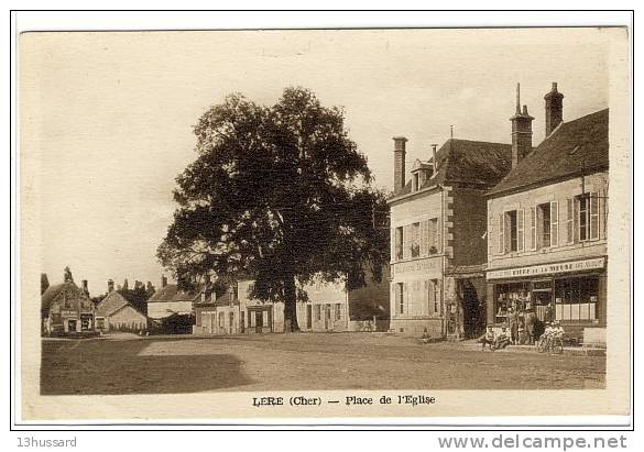 Carte Postale Ancienne Léré - Place De L'Eglise - Lere