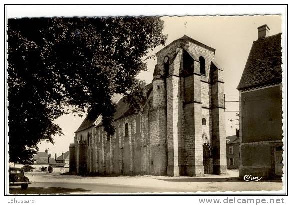 Carte Postale Léré - Place De L'Eglise - Lere