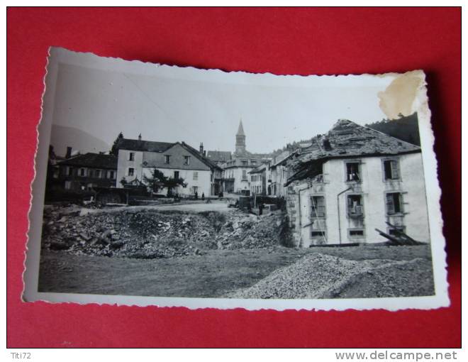 70  Photographe  Thiebaut à  LURE.. PHOTO  Bombardements Village Guerre Ww 2  RARE Haute Saone - Lure