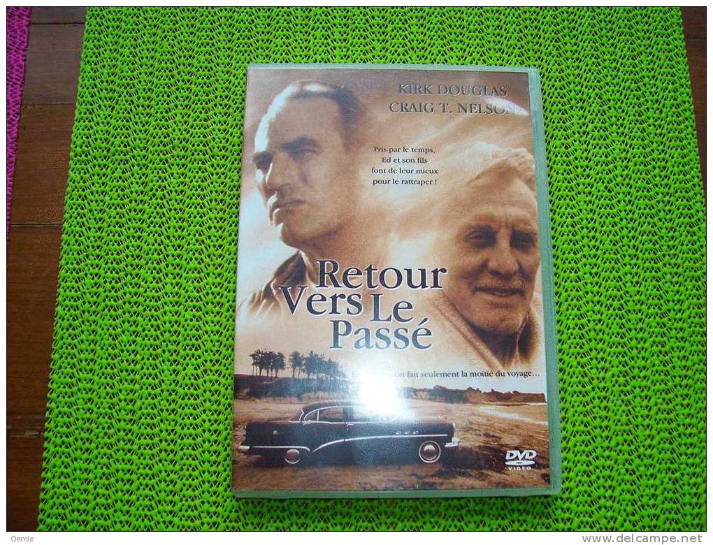 RETOUR VERS LE PASSE   AVEC KIRK DOUGLAS ET CRAIG T NELSON - Romantic