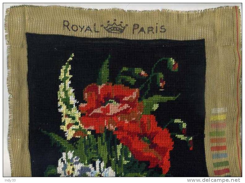 - CANEVAS BOUQUET DE FLEURS . ROYAL PARIS - Other & Unclassified