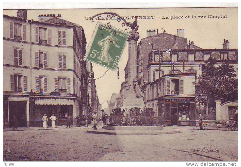 LEVALLOIS-PERRET - Place Et Rue Chaptal - Levallois Perret