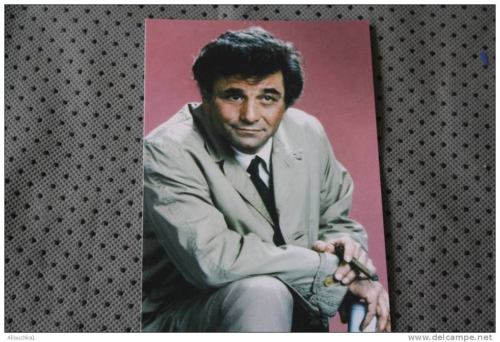 CPM DE COLOMBO PETER FALK  SA FEMME SON IMPER ET SA FAMEUSE 403 PEUGEOT SPECTACLE SERIE TV TELEVISION ARTISTE COMEDIEN - Serie Televisive