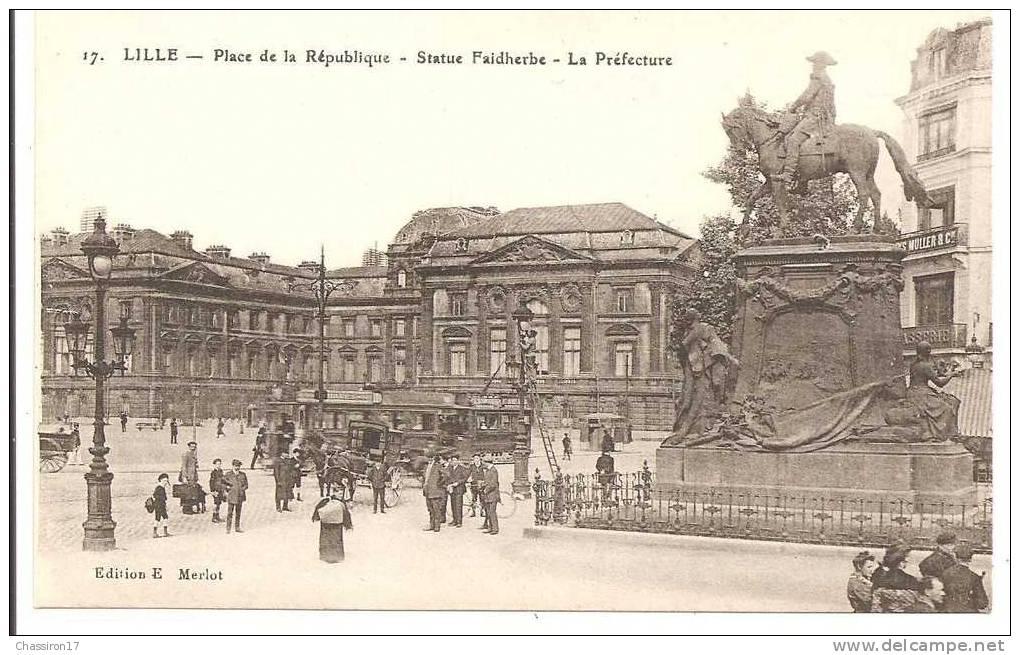 59 -  LILLE  - Place De La République - Statue Faidherbe - La Préfecture - Animée Tram- Un Ouvrier Vérifie Le Lampadaire - Lille