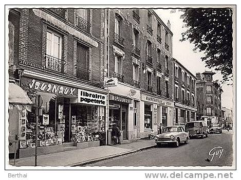 CPM 93 AULNAY SOUS BOIS - Librairie Lehoux, Place Camelinat (Automobiles) - Aulnay Sous Bois