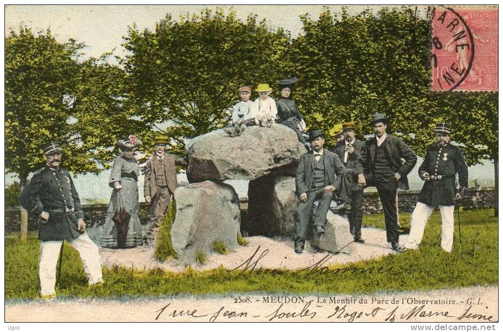 CPA - 92 - MEUDON - Le Menhir Du Parc De L 'Observatoire - 376 - Dolmen & Menhirs