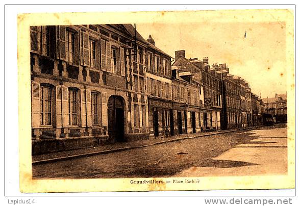 S  912 / CPA    GRANDVILLIERS   (60)     PLACE BARBIER - Grandvilliers