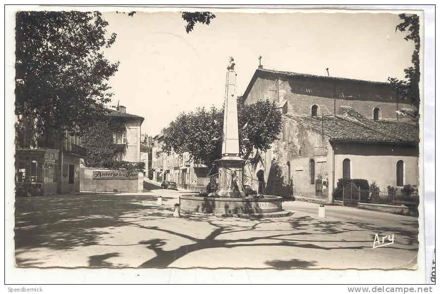 16262 AUPS - Fontaine Monumentale Et Eglise . Tardy 11 Ary. Auberge De La Tour - Aups