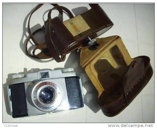 APPAREIL PHOTO KODAK ANASTIGMAT ANGENIEUX  F : 3,5 45 MM + 6 PLAQUETTES INDICATIVES METAL - Cameras