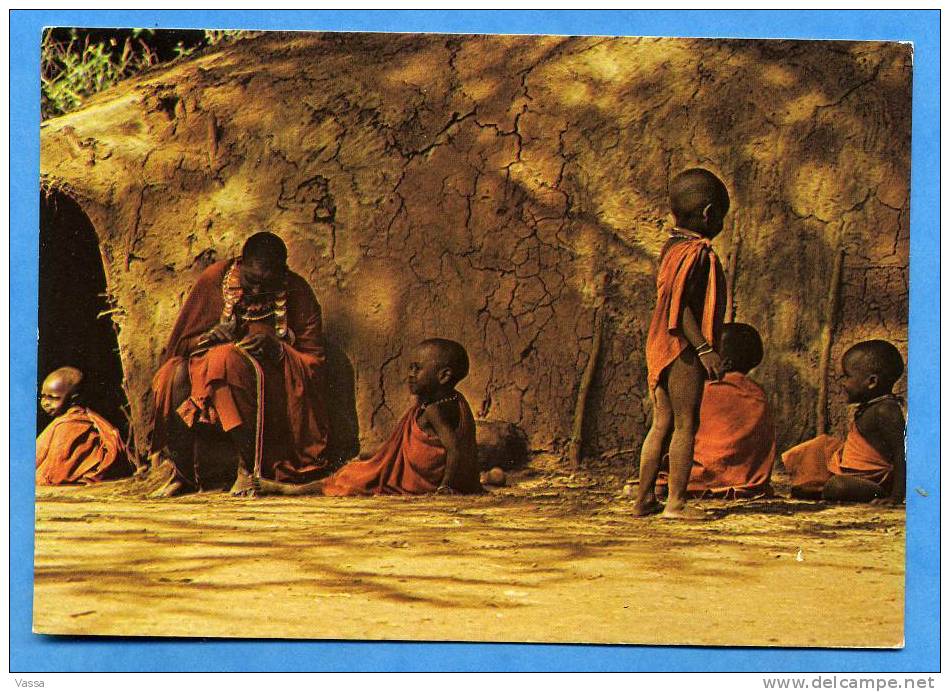 KENYA. MASAI Family. - Kenya