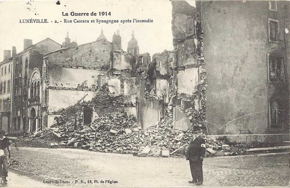 MEURTHE ET MOSELLE 54.LUNEVILLE.RUE CASTARA ET SYNAGOGUE APRES L INCENDIE.GUERRE 1914 - Luneville